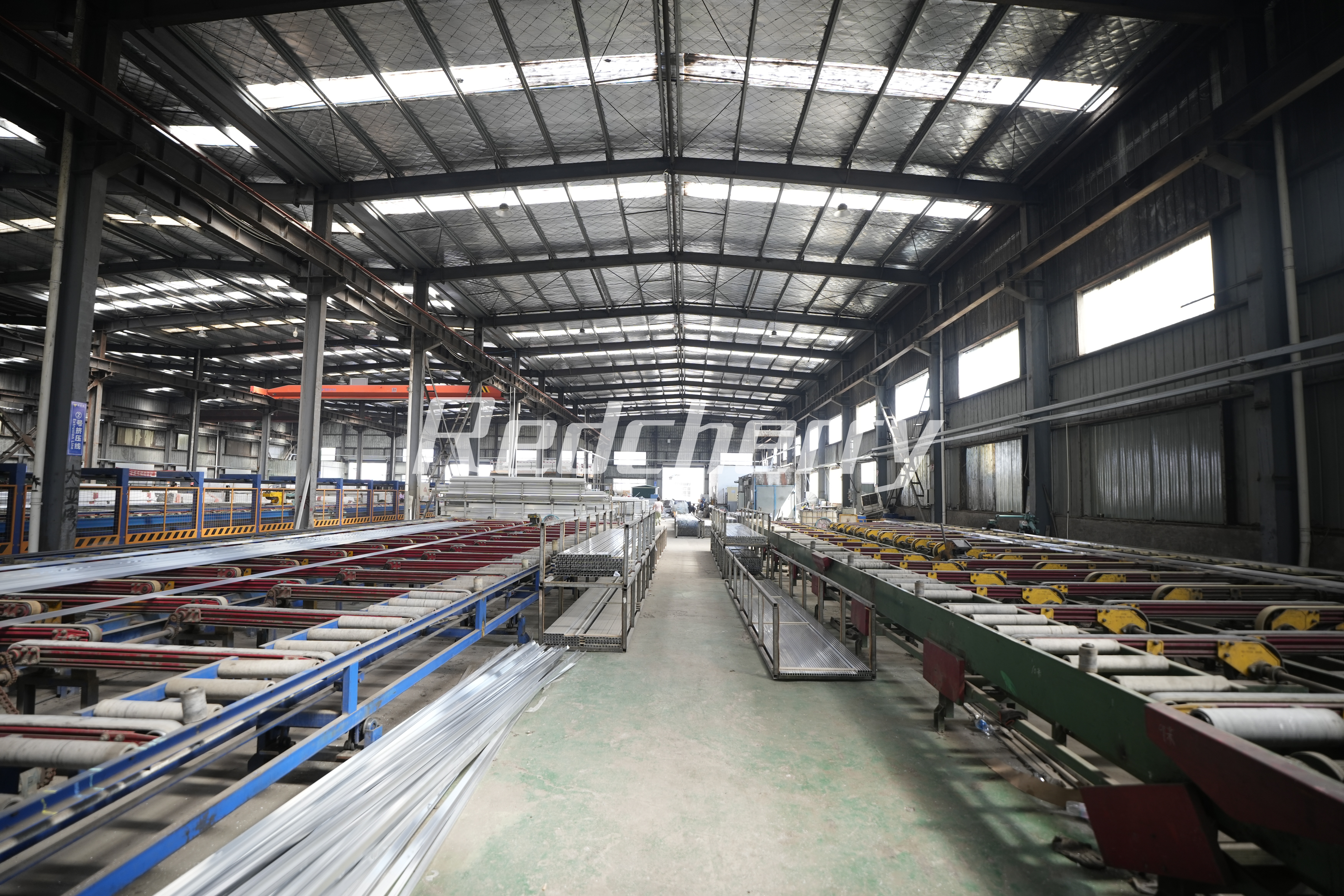 modern-factory-with-high-precision-aluminum-extrusion-production-line modern-factory-with-high-precision-aluminum-extrusion-production-line