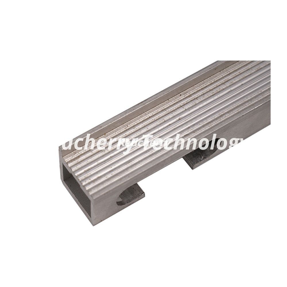 135打孔铝型材 2