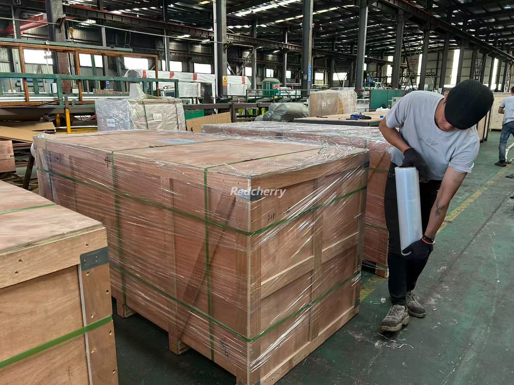 Moisture-proof wrapping applied to aluminum finned tubes for long-distance ocean shipment.