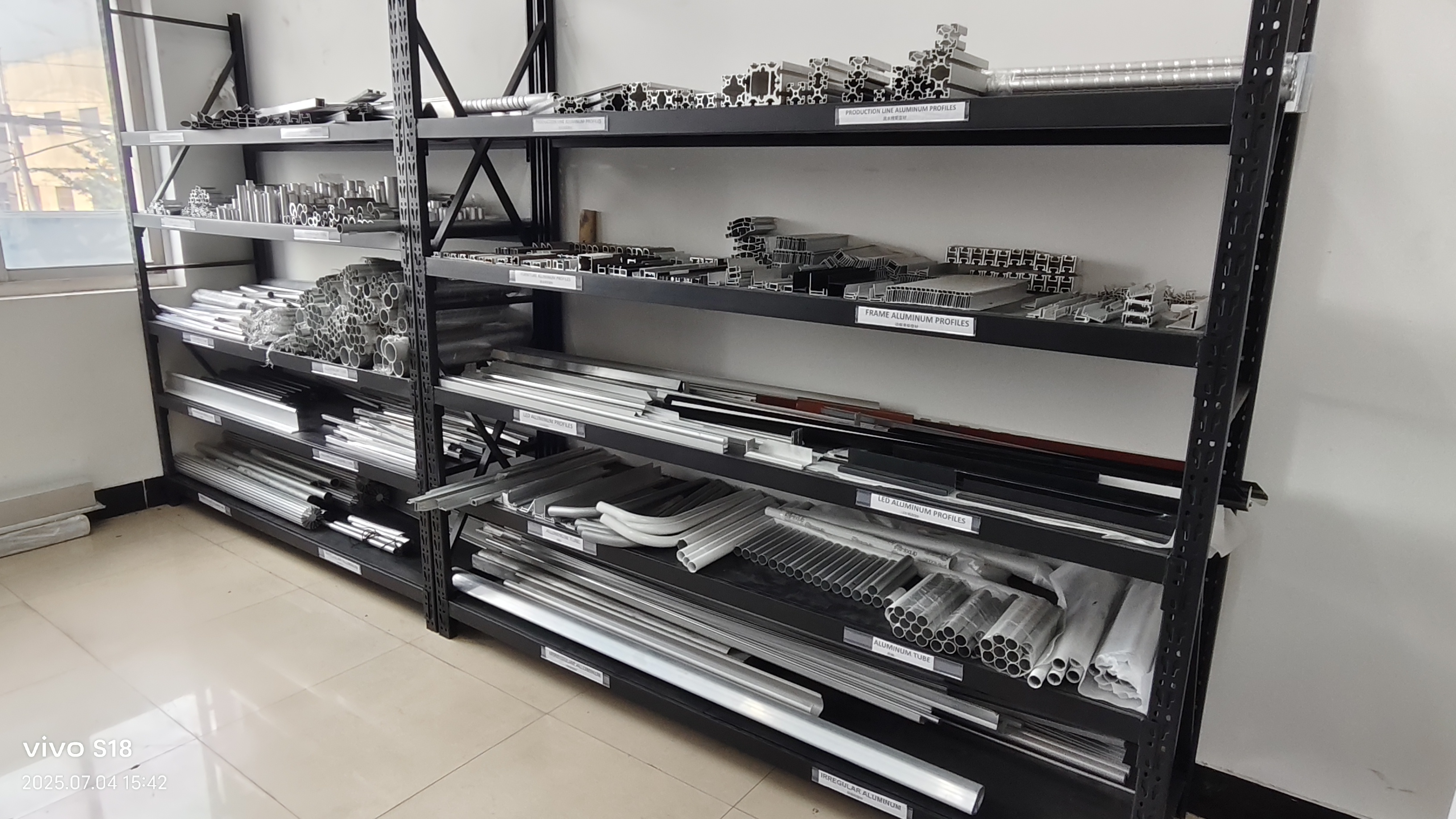 How Aluminum Accepts A Variety of Finishes