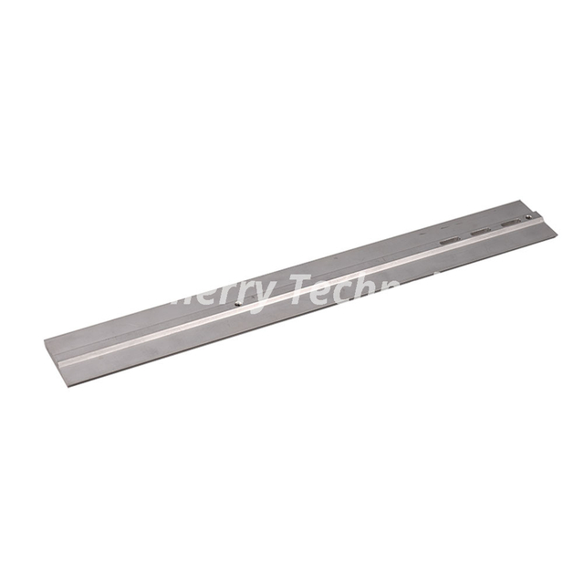 Slotted Aluminum Flat Bar with Threaded Hole | CNC Machined Aluminum Plate